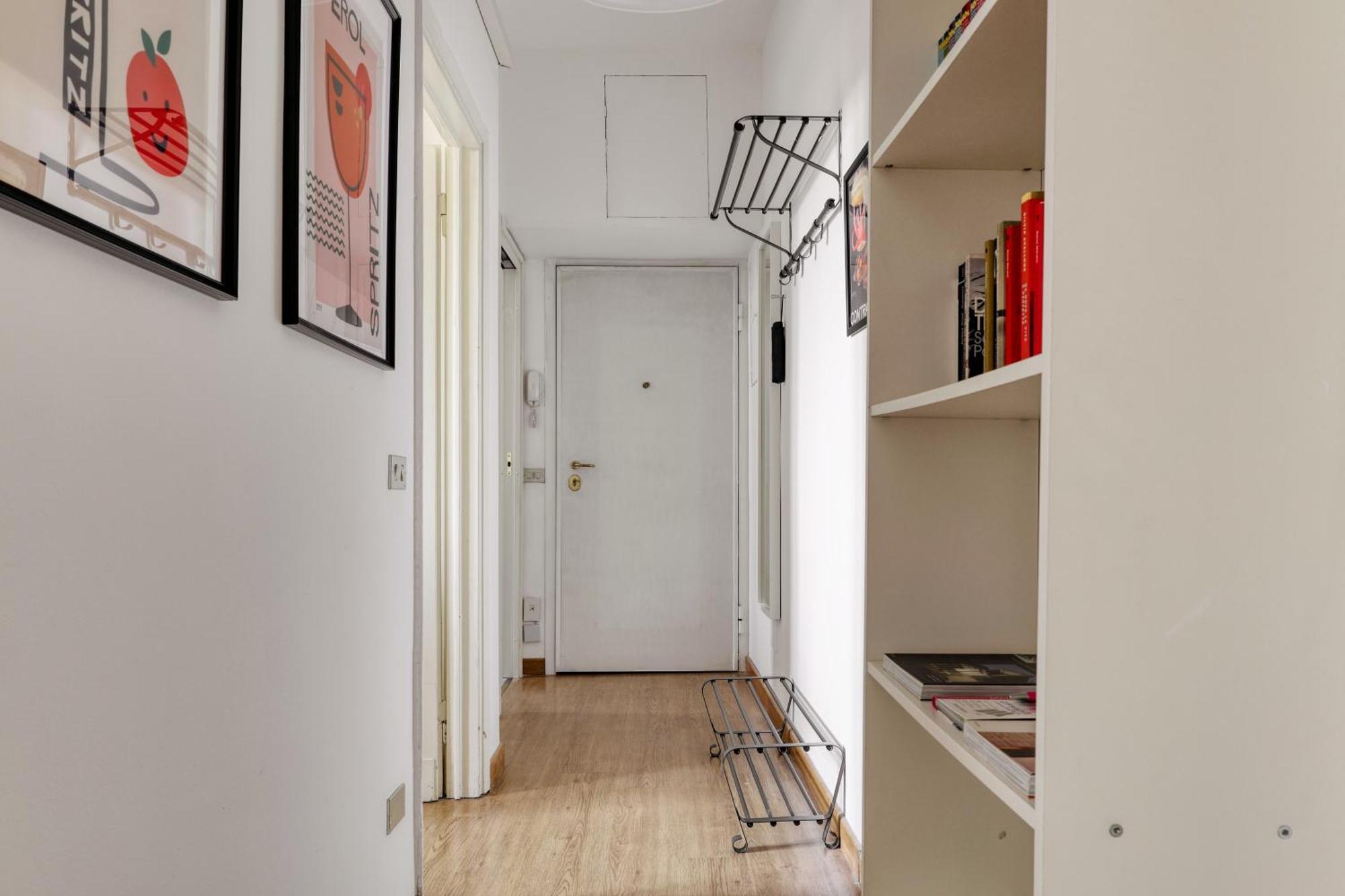 Apartment View, Elegant In Milan's Rooftops Mailand